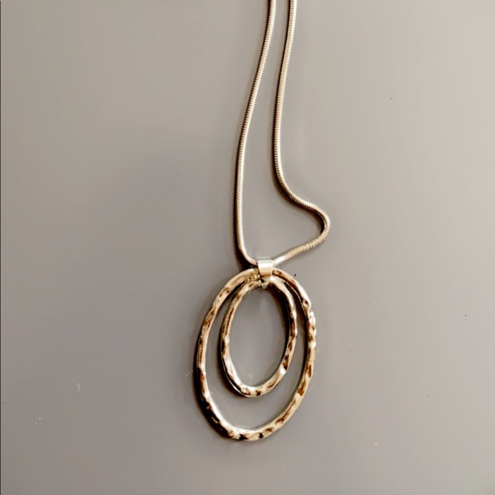 Long pendant necklace (silver)